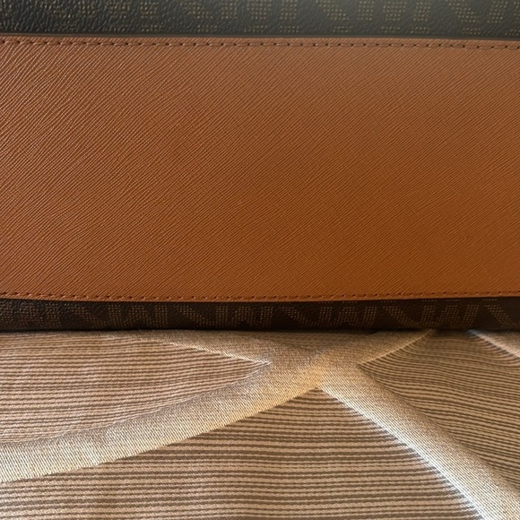 Michael Kors Dillon Satchel Brown Acorn NWT - Picture 8 of 16